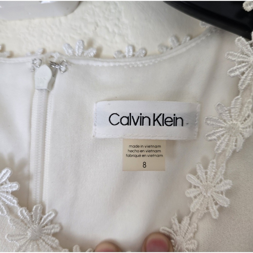 Calvin‎ Klein White Dress Women Sz 8 Sleeveless Floral Trim Zip Feminine Wedding - Picture 2 of 9